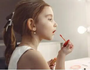 Mesa redonda: «Cosmeticorexia, violencia estética y su impacto en los y las jóvenes»